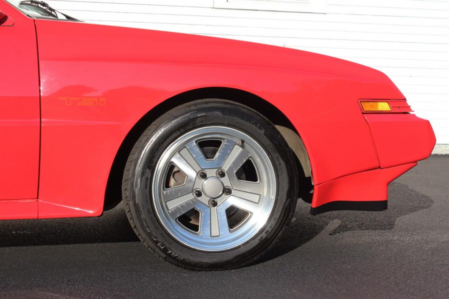 Детали экстерьера Chrysler Conquest TSi 1987 года  (фото 20 из 137)
